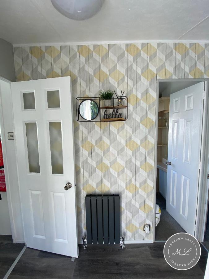 Palm Grove 2- Golden Palm - Pet Friendly, Wifi, Bed Linen, Central Heating - Meadow Lakes Caravan & Lodge Hire Чапел-Сент-Леонардс Екстер'єр фото
